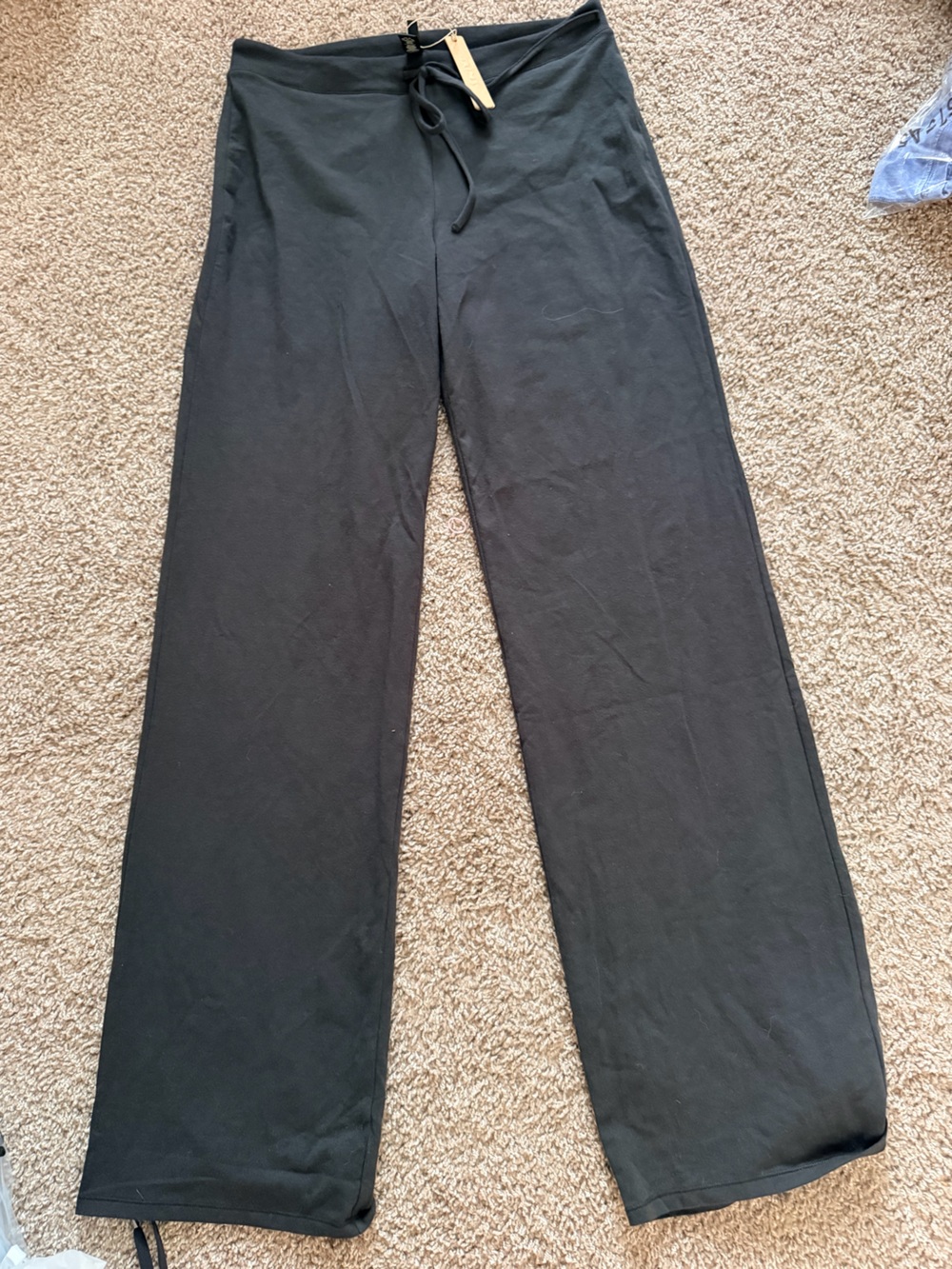 SKIMS Black Drawstring Lounge Pants - Picture 6 of 11